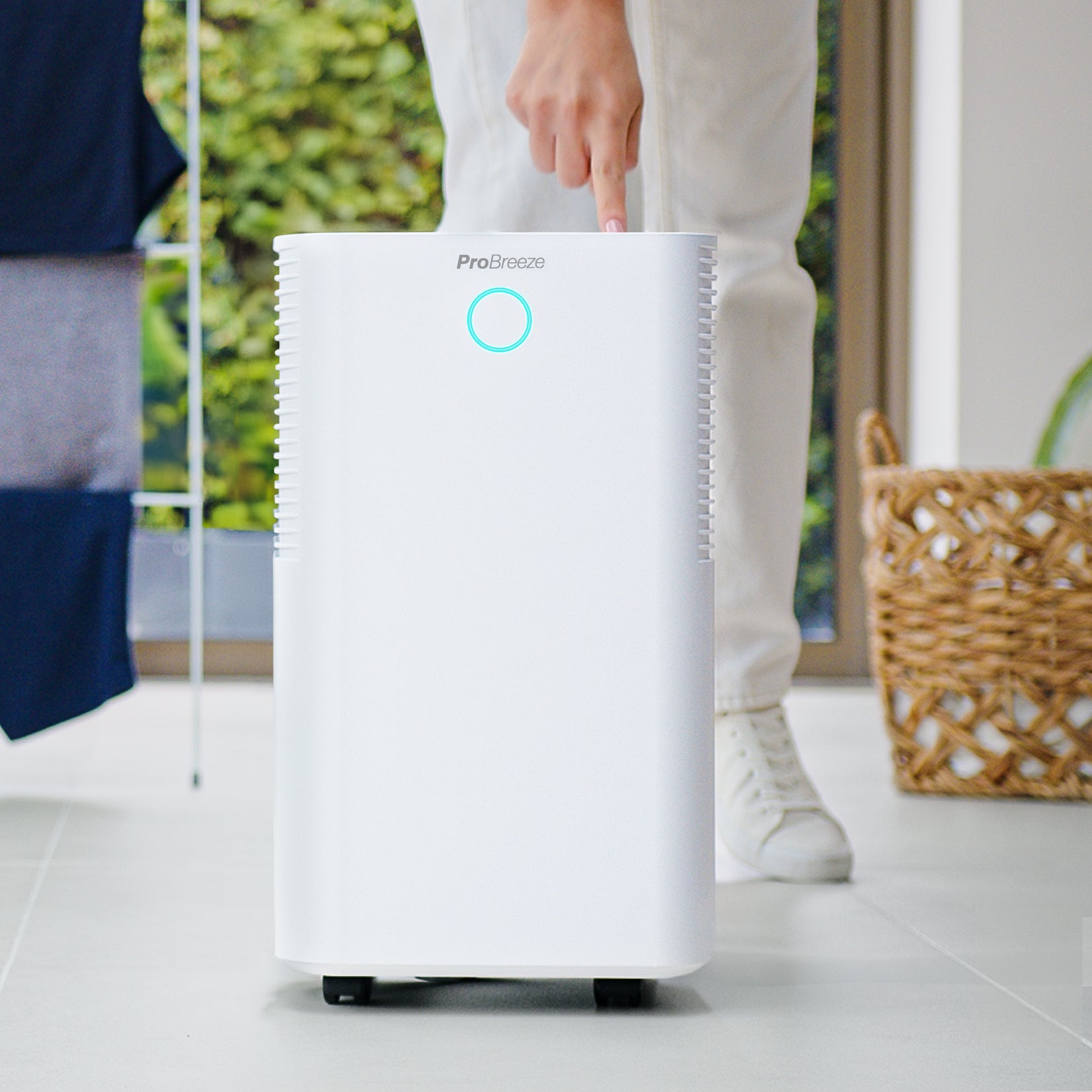 reconditionné – omnidry déshumidificateur silencieux 12 l avec extraction maximale reconditionné – omnidry déshumidificateur silencieux 12 l avec extraction maximale